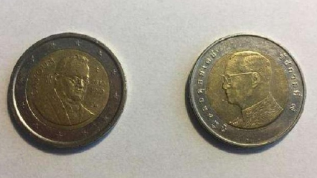 La moneta thailandese spacciata per 2 euro