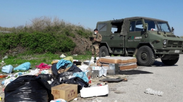 Militari impegnati nella 'Terra dei fuochi' (esercito.difesa.it)