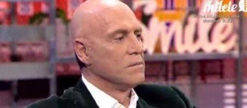 Kiko Matamoros defiende su silla en "S&aacute;lvame" y lucha contra su rival, Kike Calleja