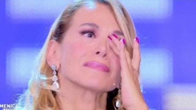 La figlia di Anna Marchesini ha querelato Barbara D'Urso.