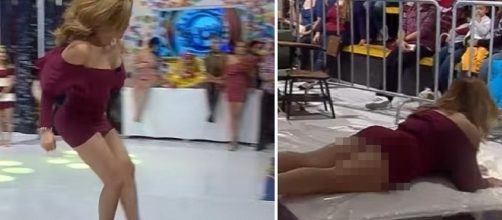 Conchita pula nos colch&otilde;es de vestido e mostra que est&aacute; sem calcinha