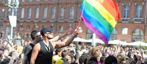 La indignaci&oacute;n de las comunidades LTGBI por la circulaci&oacute;n del autob&uacute;s de HazteOir.org