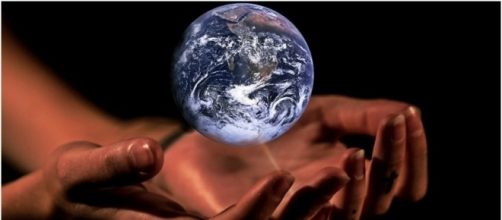 The environment and health of the planet mist take priority over war / Photo cco public domain, via pixabay.com