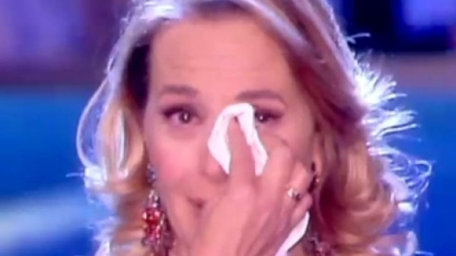 Barbara D'Urso denunciata: quello che ha fatto &egrave; grave - Voce di ... - vocedinapoli.it