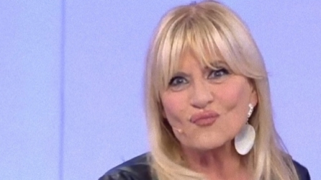 Gemma Galgani fa un regalo ai suoi fan.