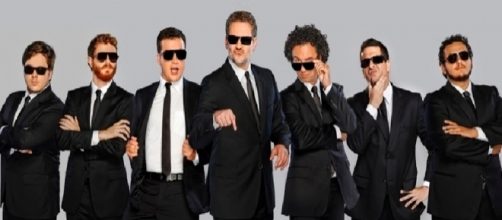 Ex-CQC afirma que &eacute; gay e faz declara&ccedil;&atilde;o de amor ao namorado em redes sociais