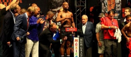 Floyd Mayweather via Pixabay, rcelis https://pixabay.com/en/floyd-mayweather-jr-boxer-boxing-1212550/