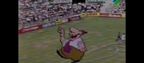 Jordi Cul&eacute;, que sal&iacute;a en los partidos de f&uacute;tbol de TV3 durante la d&eacute;cada de 1990, celebrando goles del Bar&ccedil;a o burl&aacute;ndose del contrario.