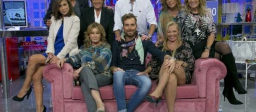 Los colaboradores de S&aacute;lvame en una foto