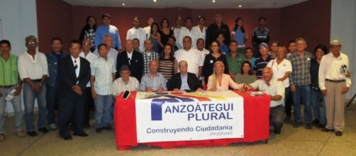 Parte del equipo de ciudadanos que se forman en Venezuela