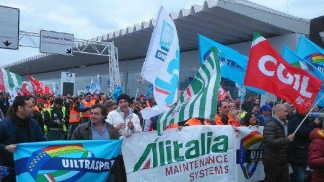 Ex dipendenti di Ams in protesta