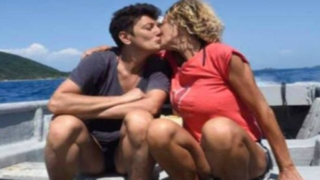 Imma Battaglie e Eva Grimaldi insieme via gay.it