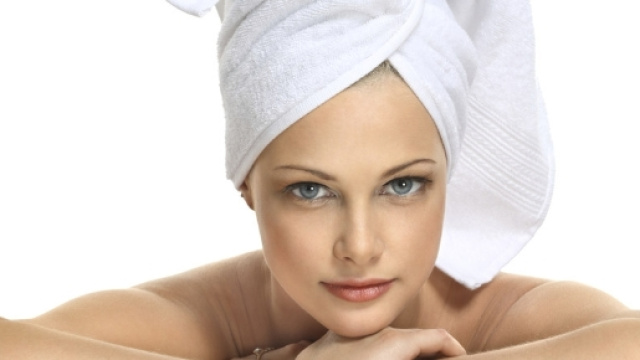 L'urine, la nouvelle tendance beaut&eacute; improbable - aufeminin.com