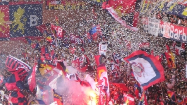 Tifosi del Genoa in Gradinata Nord