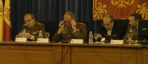 Debate sobre la insurgencia en la Escuela de Guerra del Ej&eacute;rcito.