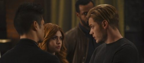 Watch the Newest SHADOWHUNTERS Promo for 2x10 "By The Light of ... - thefandom.net