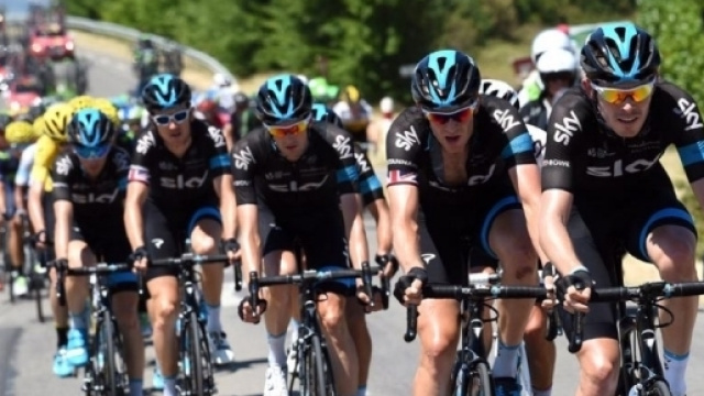Il Team Sky in testa al gruppo
