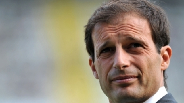 Mercato: Allegri piace al Barcellona. L'Inter stringe per De Vrij.