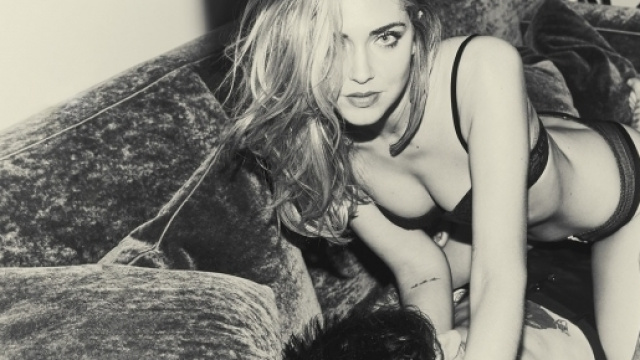 Una sensuale Chiara Ferragni con Fedez