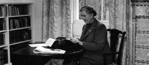 Agatha Chistie es considerada la tercera escritora m&aacute;s le&iacute;da del mundo