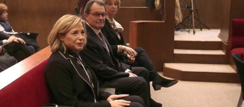 Artur Mas, Irene Rigau y Joana Ortega sentados en el banquillo de los acusados por el caso 9N