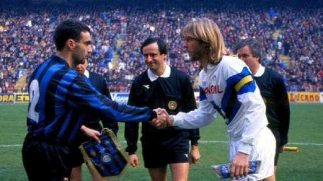 Beppe Bergomi in un Inter-Atalanta degli anni '90