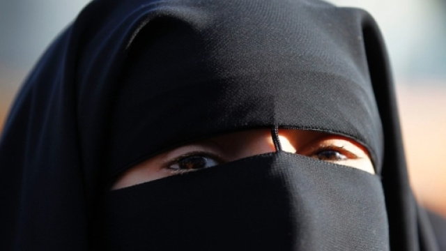 Liguria vieta burqa negli ospedali