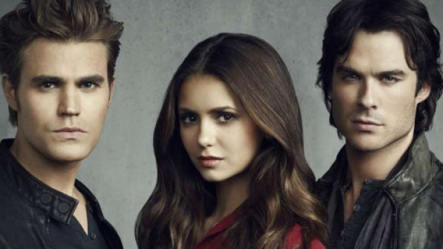 Stefan, Elena e Damon in una scena del film