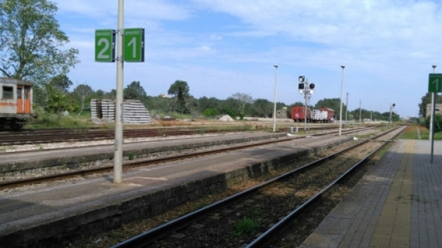 Tragedia sui binari: uomo travolto da un treno &ndash; TagPress.it - tagpress.it