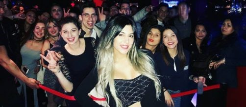 Bea de 'GH 17' posa durante uno de sus bolos - Fotos de Actualidad - bekia.es