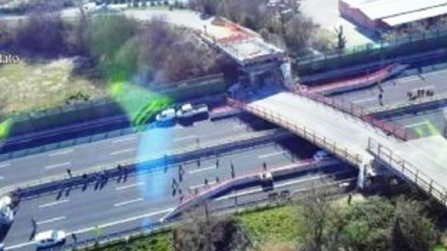 Crolla ponte su A14 vicino Ancona: morti un uomo e una donna, news e aggiornamenti