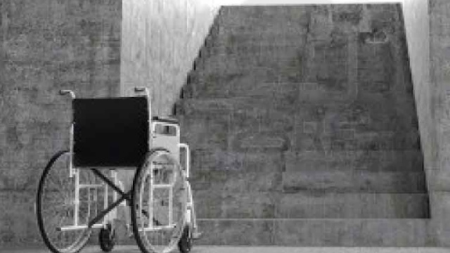 Leonardo Scarano, giovane studente, racconta in una lettera la sua lotta in una citt&agrave; con pochi riguardi verso i disabili