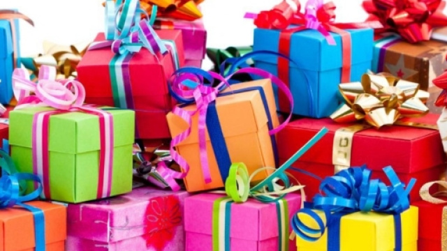 SoufFLE en pub et chanson sur les cadeaux - ThingLink - thinglink.com