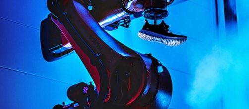 Tus pr&oacute;ximas zapatillas Adidas tambi&eacute;n las har&aacute;n unos robots ... - digitaltrends.com