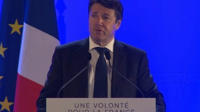 Christian Estrosi hu&eacute; par les sympathisants LR &agrave; Toulon- Alvinet - alvinet.com