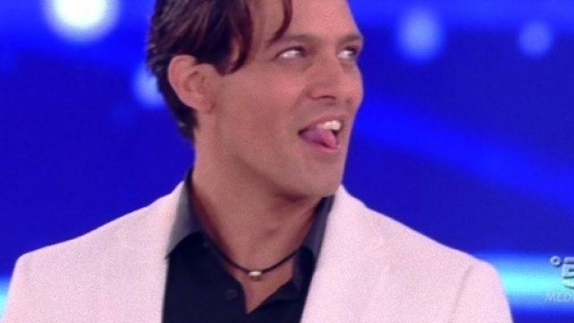Gabriel Garko risolleva gli ascolti di canale 5.