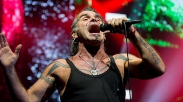 Straordinario concerto di Piero Pel&ugrave; al Forum di Assago, trasmesso in diretta tv