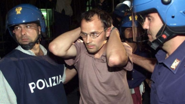 Torture alla Diaz durante il G8, la Corte Ue dei diritti umani ... - mediaset.it