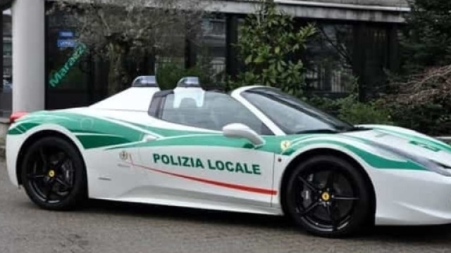 Una Ferrari per i vigili, una Lambo per la stradale: le nuove ... - today.it
