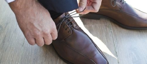 The mystery behind why your shoelaces untie themselves solved [Image: Pixabay]