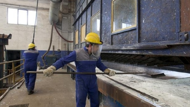 Torino, operai storditi dall'aria tossica: ricoverati