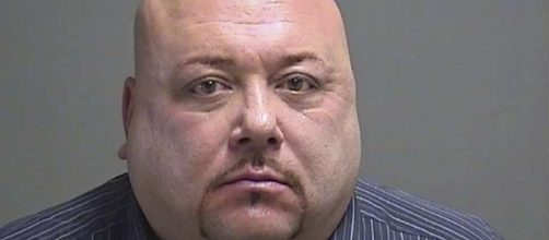 Defendant in triple slaying dies in jump from court balcony ... - beaumontenterprise.com