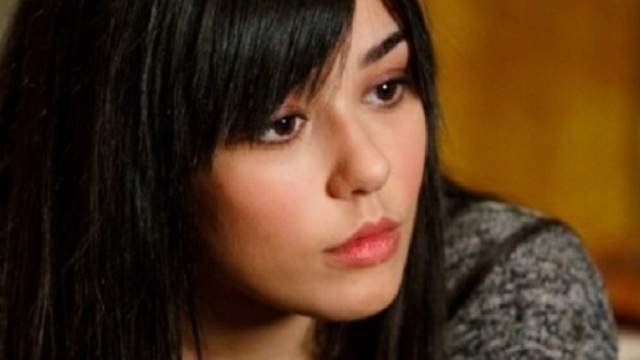 Anticipazioni Un posto al sole al 21/4: Ros aspetta un beb&egrave;? Torna Sandro