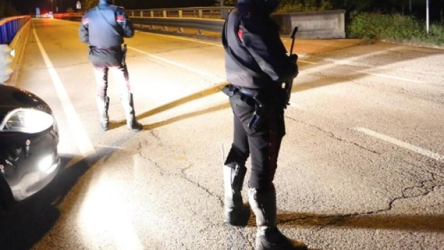 Caccia al killer di Budrio pluriomicida, si cerca il covo nella palude - leggo.it