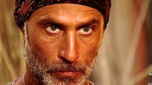 Isola dei famosi: raz libera i paguri