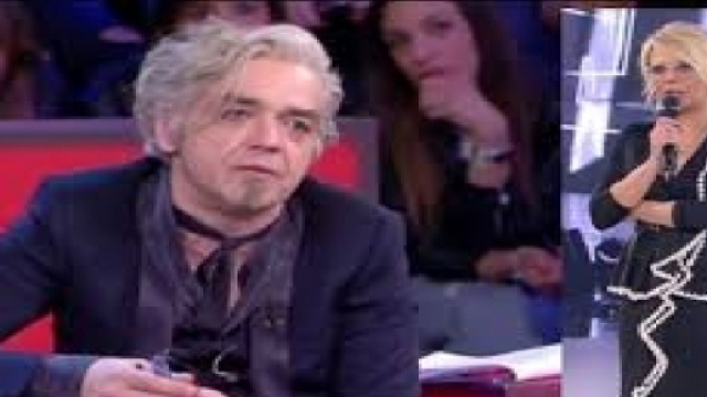 Maria si autoaccusa per l'abbandono di Morgan, che replica dando la sua versione dei fatti.