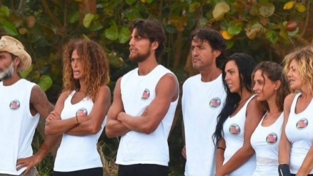 Massimo Ceccherini si &egrave; ritirato dall'Isola dei famosi 2017, il ... - fanpage.it