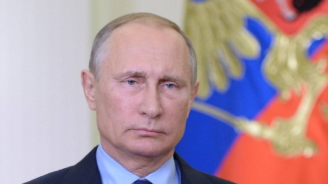 Putin parla di cospirazione sulla Siria.