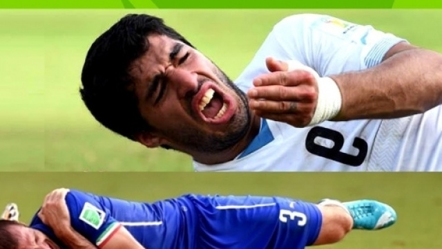 Suarez e Chiellini dopo il contatto - FOTO: Youtube