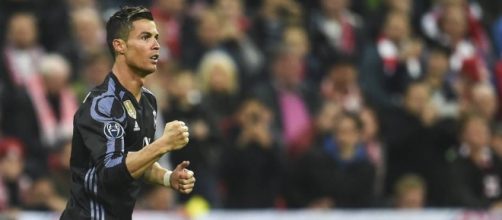 Cristiano Ronaldo celebra uno de sus goles con el Real Madrid frente al Bayern de M&uacute;nich. Foto: Filip Singer (EFE)